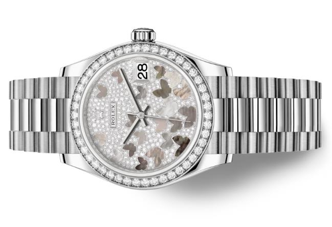 The female replica watches are decorated with diamonds.